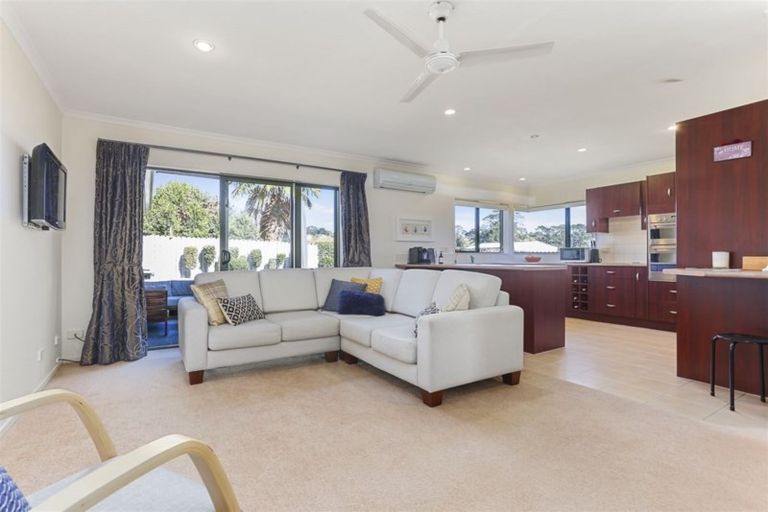 Photo of property in 52 Highfields Terrace, Henderson, Auckland, 0612