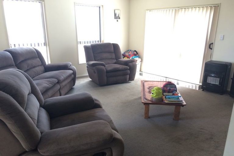 Photo of property in 150 Keri Vista Rise, Papakura, 2110