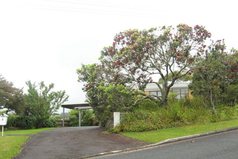 Photo of property in 9 Commins Road, Onerahi, Whangarei, 0110