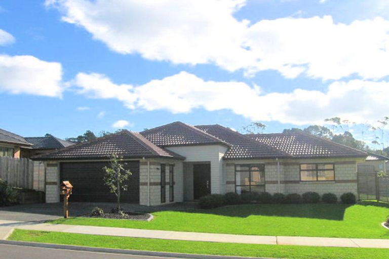 Photo of property in 5 Fairford Avenue, Henderson, Auckland, 0612