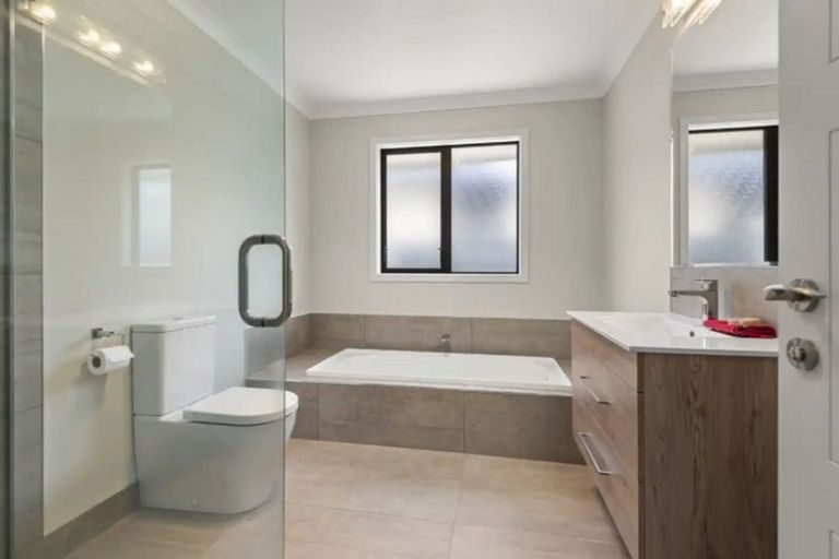 Photo of property in 39 Shamrock Street, Takaro, Palmerston North, 4412