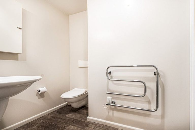 Photo of property in 4 Maunganui Road, Mount Maunganui, 3116