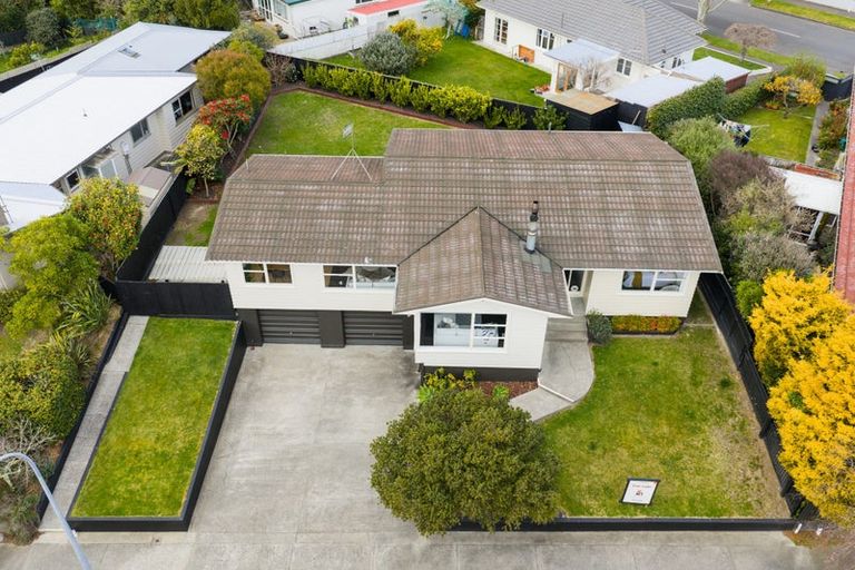 Photo of property in 36 Winston Avenue, Hokowhitu, Palmerston North, 4410
