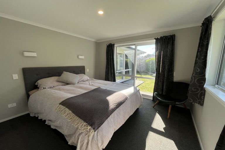Photo of property in 33 Tradewinds Drive, Whitby, Porirua, 5024