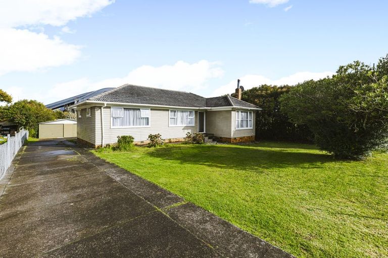 Photo of property in 5 Clendon Avenue, Papatoetoe, Auckland, 2025