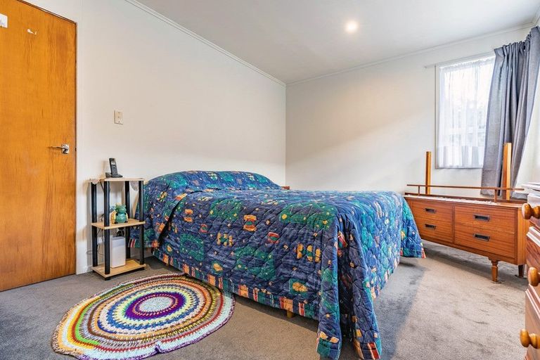 Photo of property in 1 Intrepid Place, Torbay, Auckland, 0630