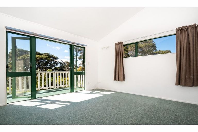 Photo of property in 129a Colwill Road, Massey, Auckland, 0614