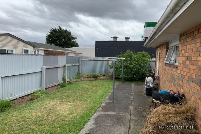 Photo of property in 2/786 Main Street, Roslyn, Palmerston North, 4414
