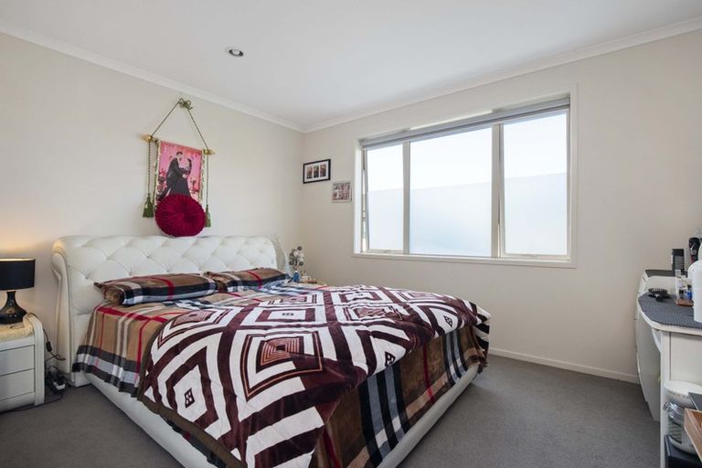 Photo of property in 13 Akeake Lane, Manurewa, Auckland, 2102