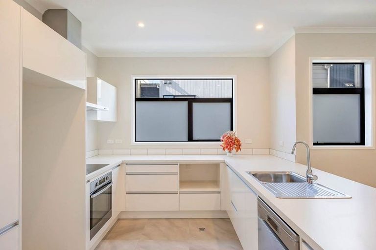 Photo of property in 76 Mapou Road, Hobsonville, Auckland, 0616