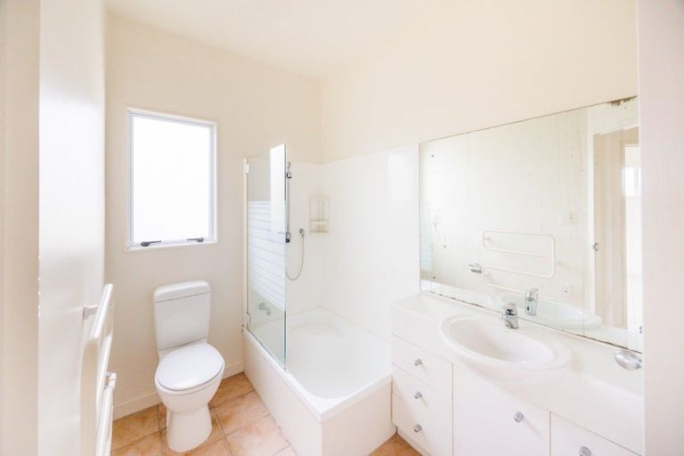 Photo of property in 5 Balcairn Place, Terrace End, Palmerston North, 4410