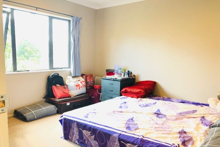 Photo of property in 20a Malmo Place, Massey, Auckland, 0614