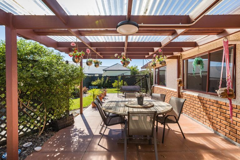 Photo of property in 14 Montana Way, Milson, Palmerston North, 4414