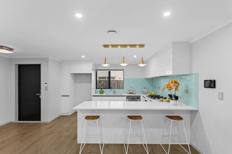 Photo of property in 95b Raglan Street, Mangere East, Auckland, 2024
