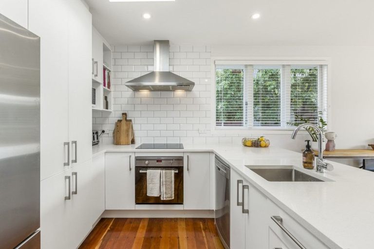 Photo of property in 22 Karamu Street, Te Atatu Peninsula, Auckland, 0610