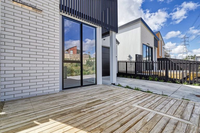 Photo of property in 20 Papai Lane, Massey, Auckland, 0614