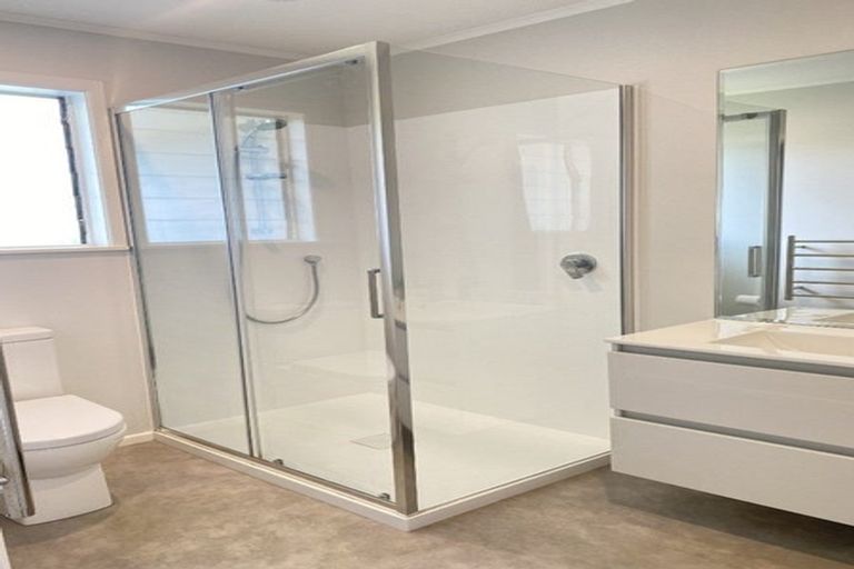Photo of property in 100 Triangle Road, Massey, Auckland, 0614