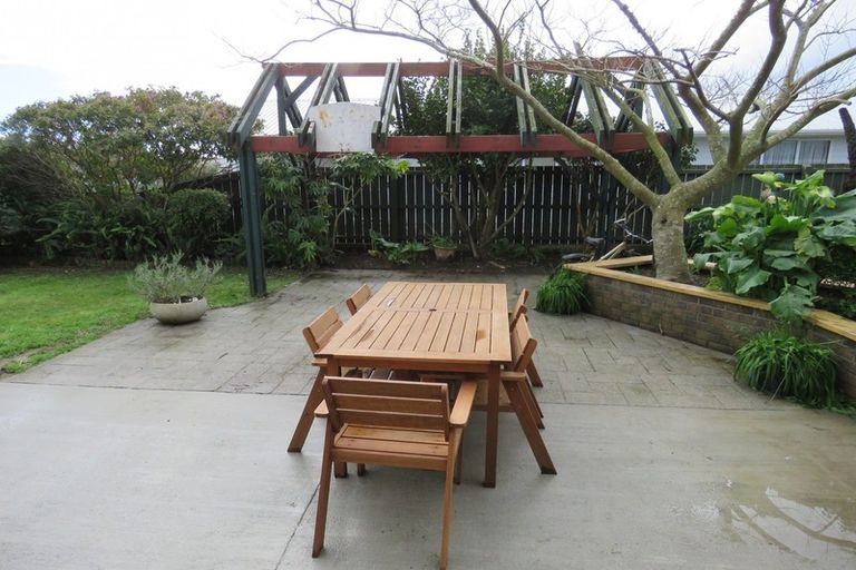 Photo of property in 21 Queen Street, Westport, 7825