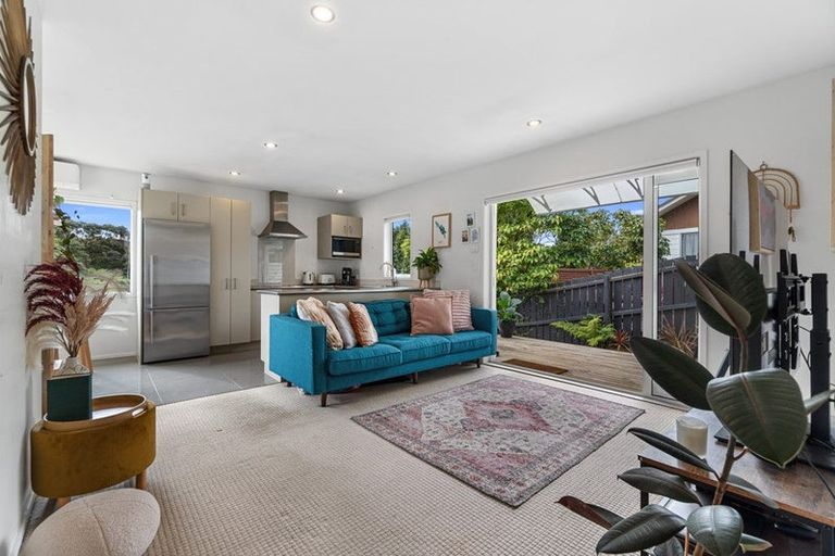 Photo of property in 3a Katrina Place, Massey, Auckland, 0614