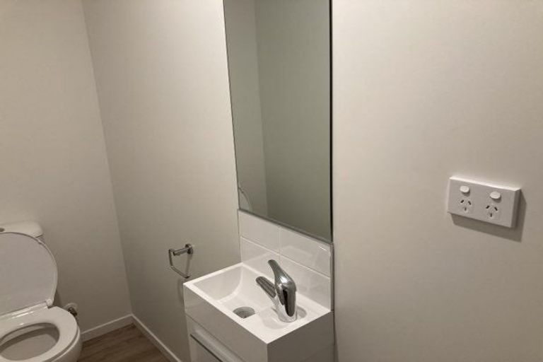 Photo of property in 54u4 Helena Road, Hillcrest, Hamilton, 3216