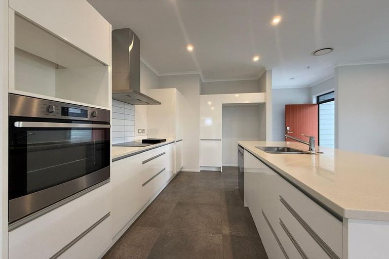 Photo of property in 2 Pinto Road, Pukekohe, 2120