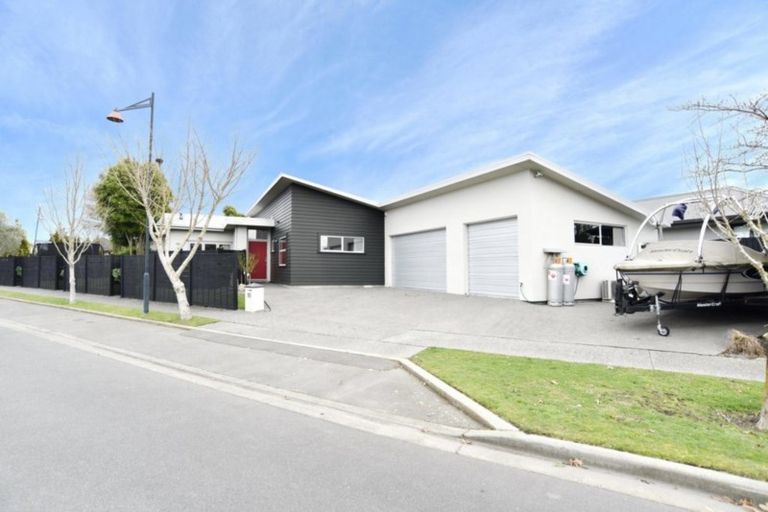 Photo of property in 54 Springwater Avenue, Northwood, Christchurch, 8051