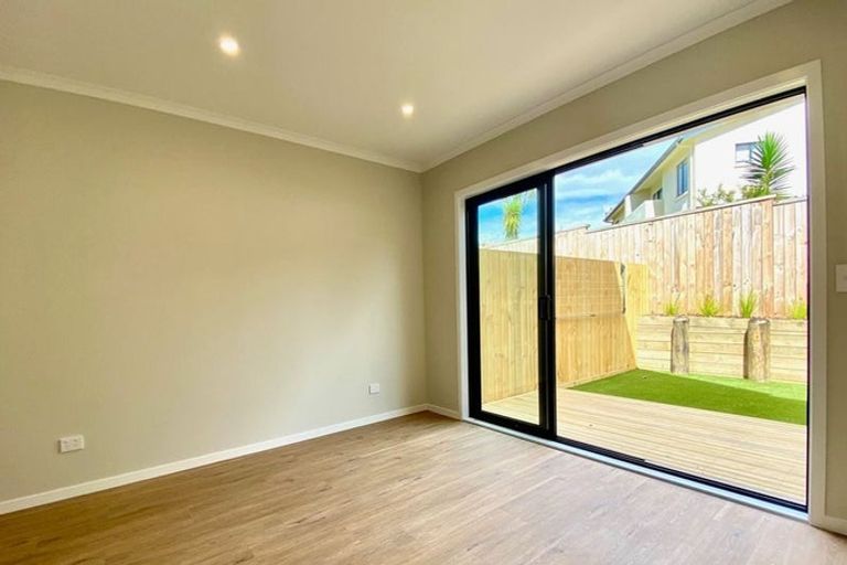 Photo of property in 7/125b Metcalfe Road, Ranui, Auckland, 0612
