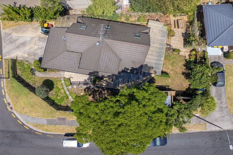 Photo of property in 1/1 Tern Place, Unsworth Heights, Auckland, 0632