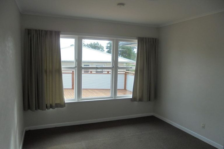 Photo of property in 58 Chippendale Crescent, Birkdale, Auckland, 0626