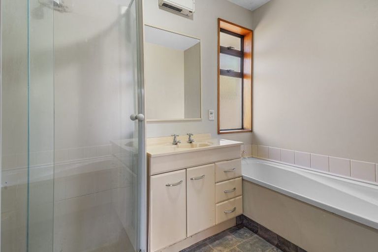 Photo of property in 39 Tintern Avenue, Avonhead, Christchurch, 8042