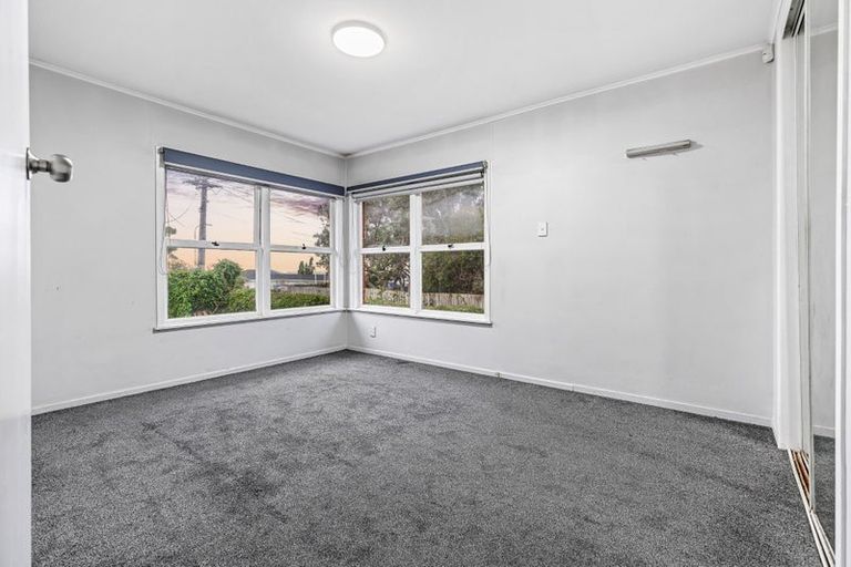Photo of property in 41 Royal Road, Massey, Auckland, 0614