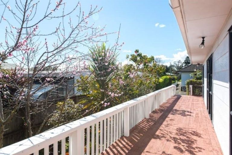 Photo of property in 22 Strid Road, Te Atatu South, Auckland, 0610