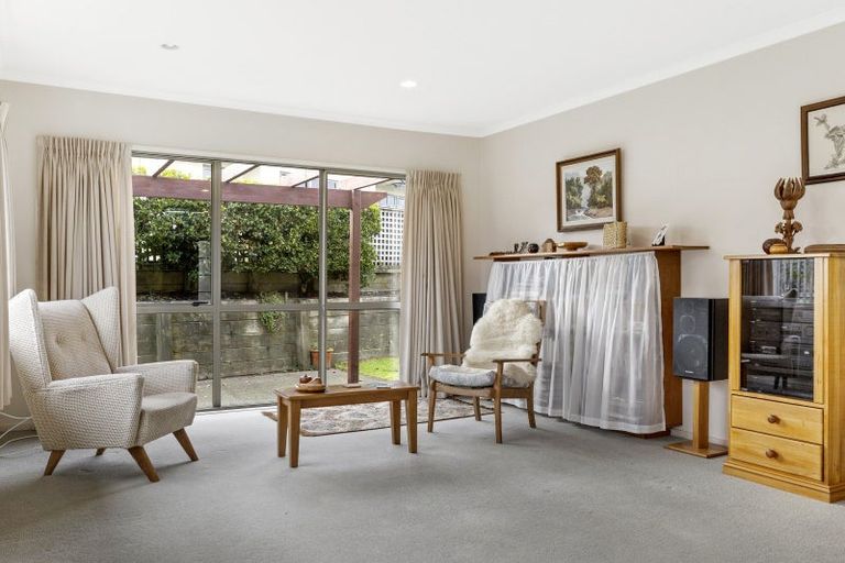 Photo of property in 35 Lakeridge Close, Rangatira Park, Taupo, 3330