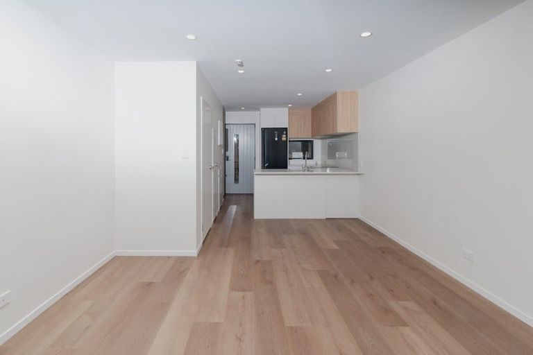 Photo of property in 9/25 Jabuka Street, Glen Eden, 0602