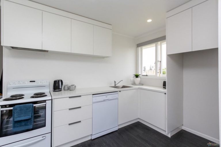 Photo of property in 105 Domett Street, Waitara, 4320