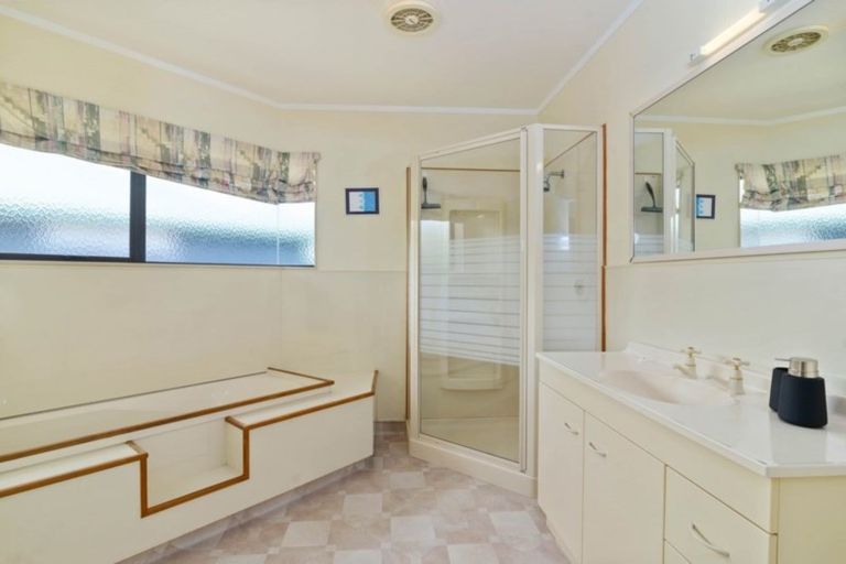 Photo of property in 11 Lynwood Place, Owhata, Rotorua, 3010