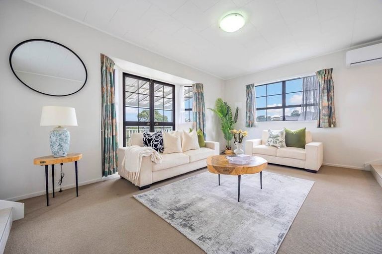 Photo of property in 13 Santiago Crescent, Unsworth Heights, Auckland, 0632