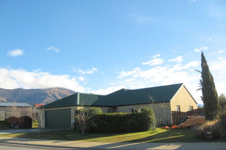 Photo of property in 20 Kings Drive, Wanaka, 9305