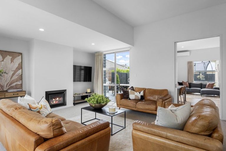 Photo of property in 19 Prebblewood Drive, Prebbleton, 7604