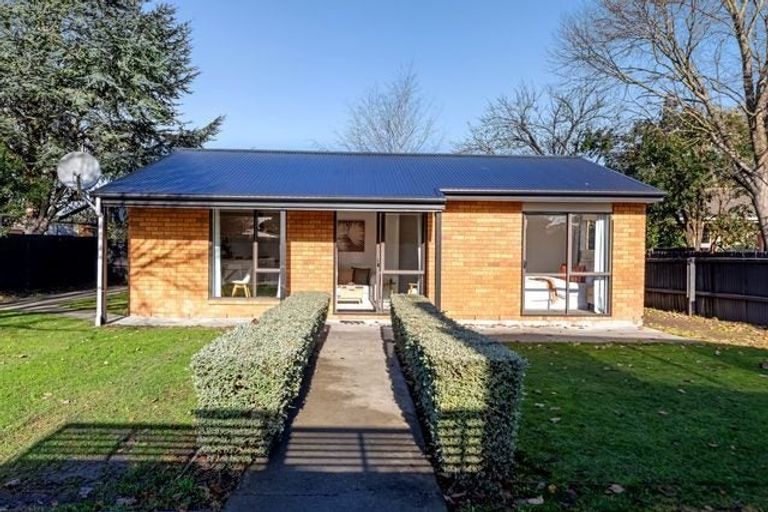 Photo of property in 52a Vivian Street, Burwood, Christchurch, 8083
