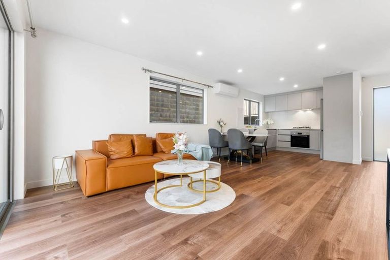 Photo of property in 32b Gulf View Road, Murrays Bay, Auckland, 0630