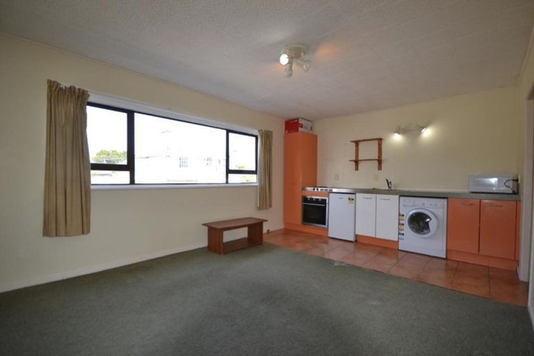 Photo of property in 52u4 Russell Terrace, Berhampore, Wellington, 6023