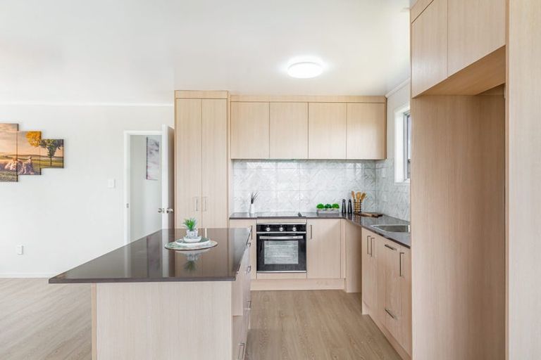 Photo of property in 13 Cherry Tree Place, Massey, Auckland, 0614