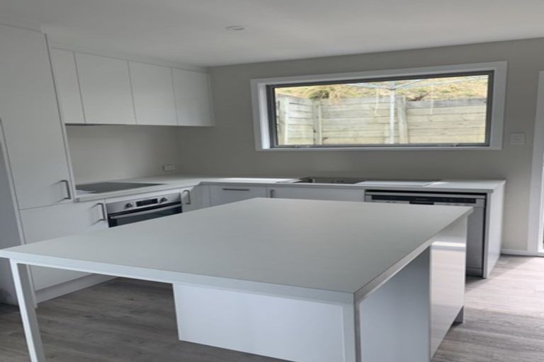 Photo of property in 137a Newlands Road, Newlands, Wellington, 6037