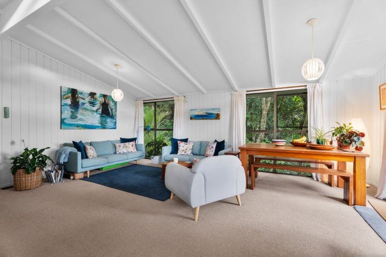 Photo of property in 185 Laingholm Drive, Laingholm, Auckland, 0604