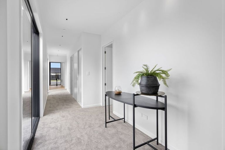 Photo of property in 2 Alan James Lane, Prebbleton, 7604