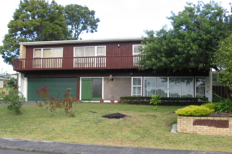 Photo of property in 15 Dawnhaven Drive, Te Atatu Peninsula, Auckland, 0610