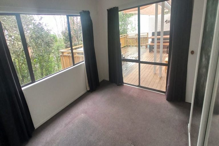 Photo of property in 1/103 Carlisle Road, Torbay, Auckland, 0632