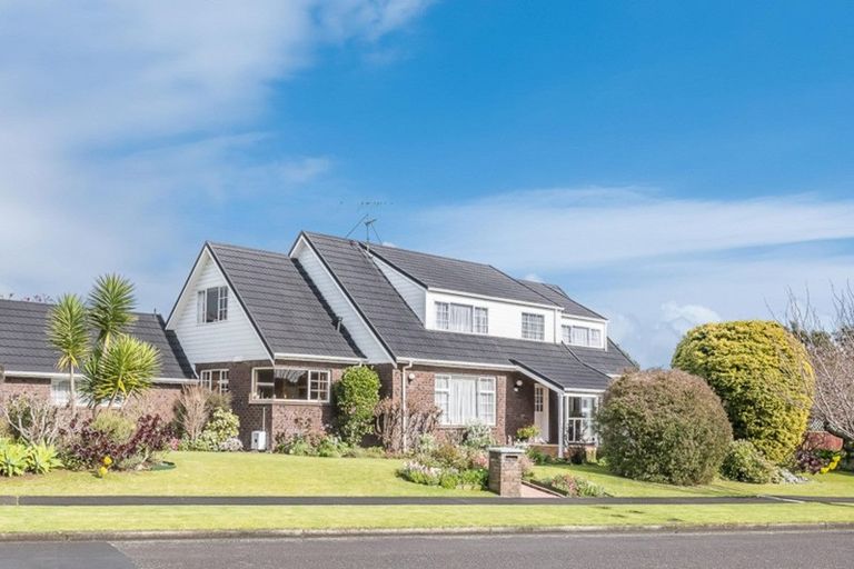 Photo of property in 2 Awanui Drive, Waikanae, 5036