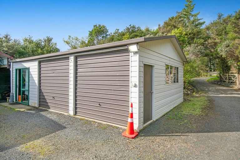 Photo of property in 42 Manuka Grove, Helensville, 0875